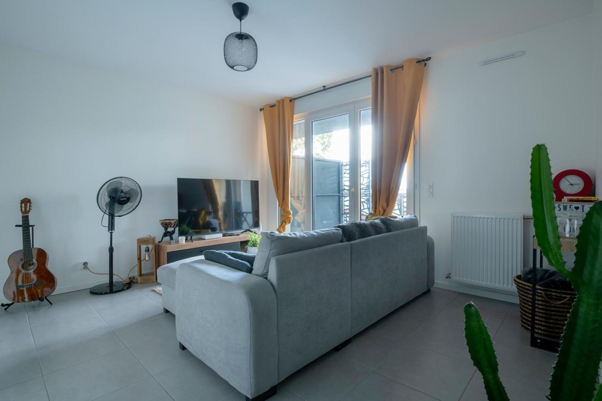 T2 Cosy Bordeaux - Tram & Parking Apartment Cenon Exterior photo
